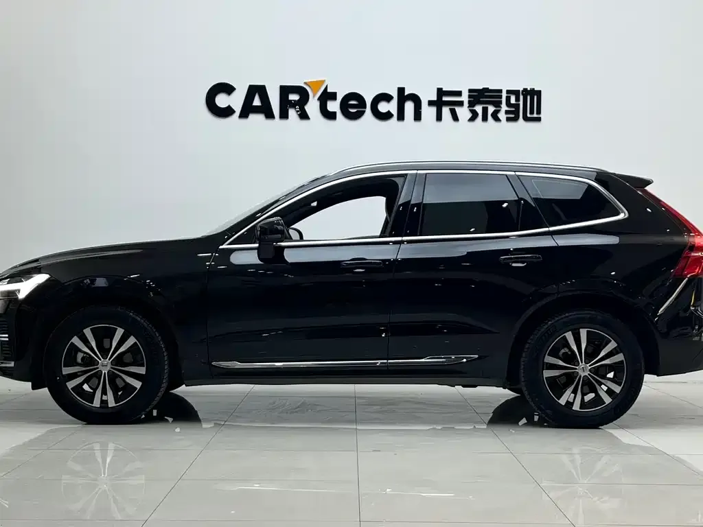 Volvo XC60 — фото 6