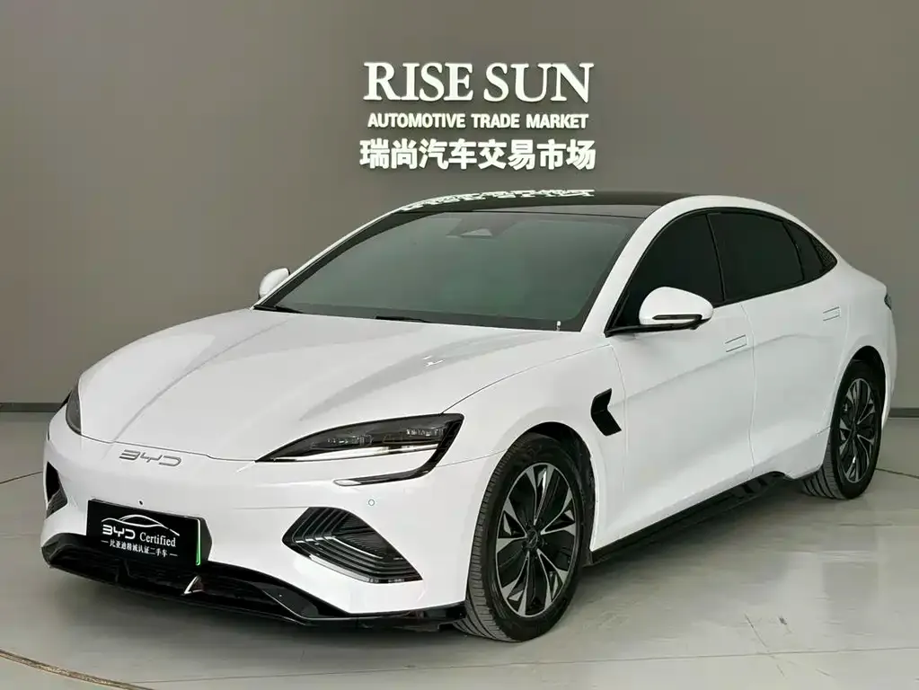 BYD Seal — фото 1