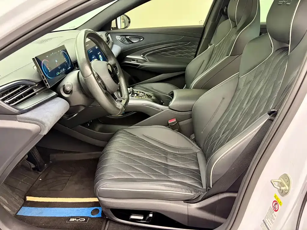 BYD Seal — фото 3