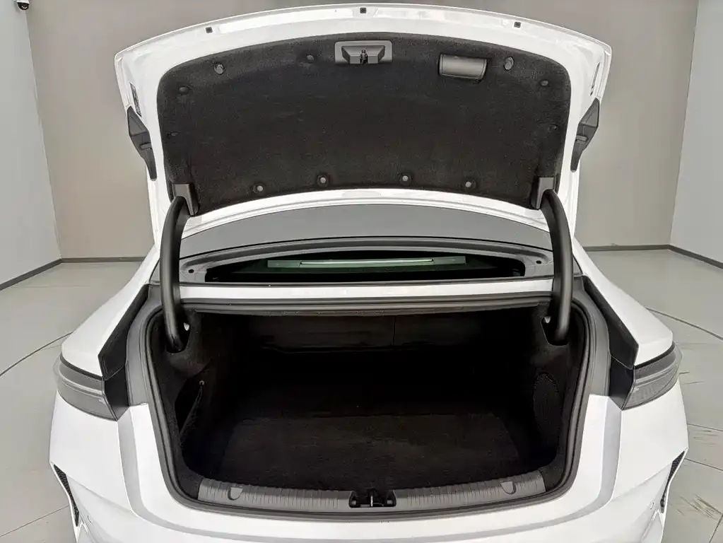 BYD Seal — фото 6