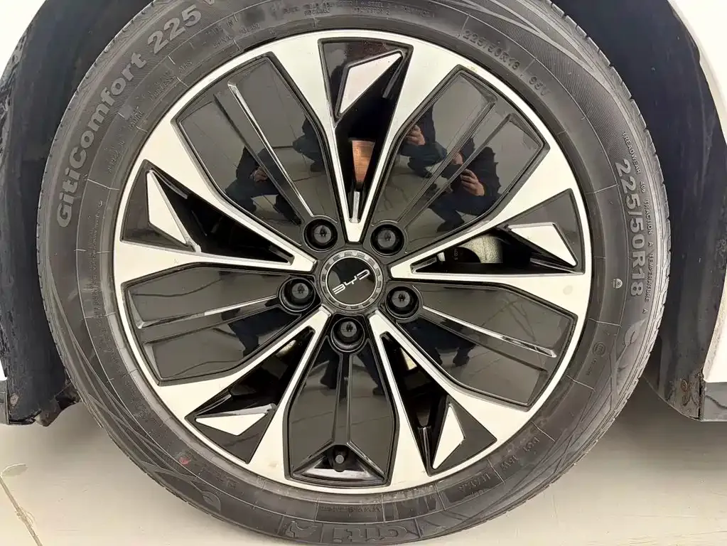 BYD Seal — фото 7