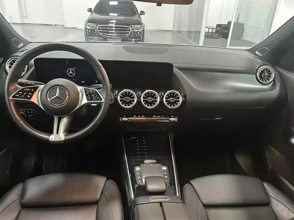 Mercedes-Benz GLA — фото 6