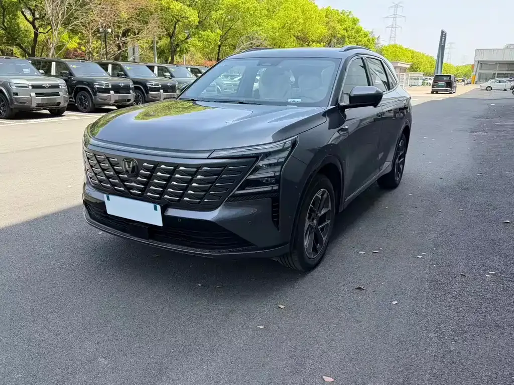 Changan CS75PLUS — фото 1