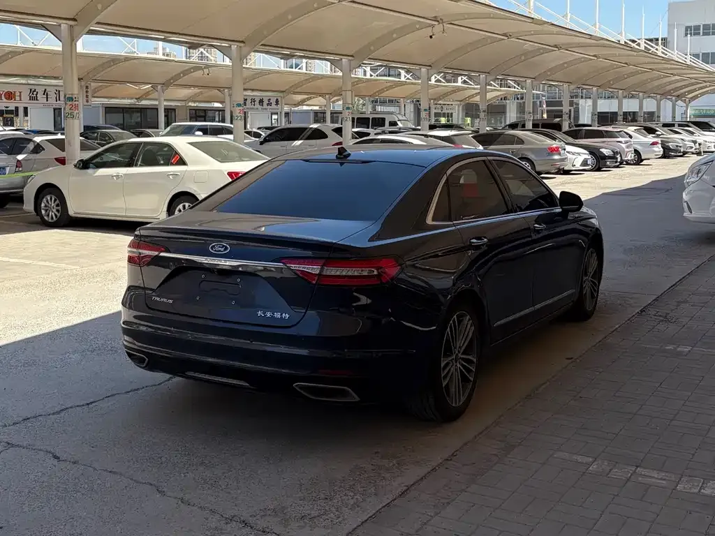 Ford Taurus 2021 из CN, фото 10