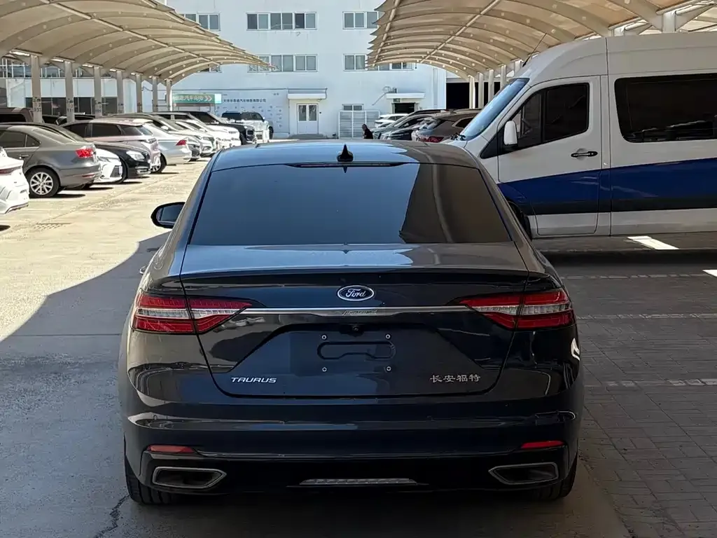 Ford Taurus 2021 из CN, фото 6