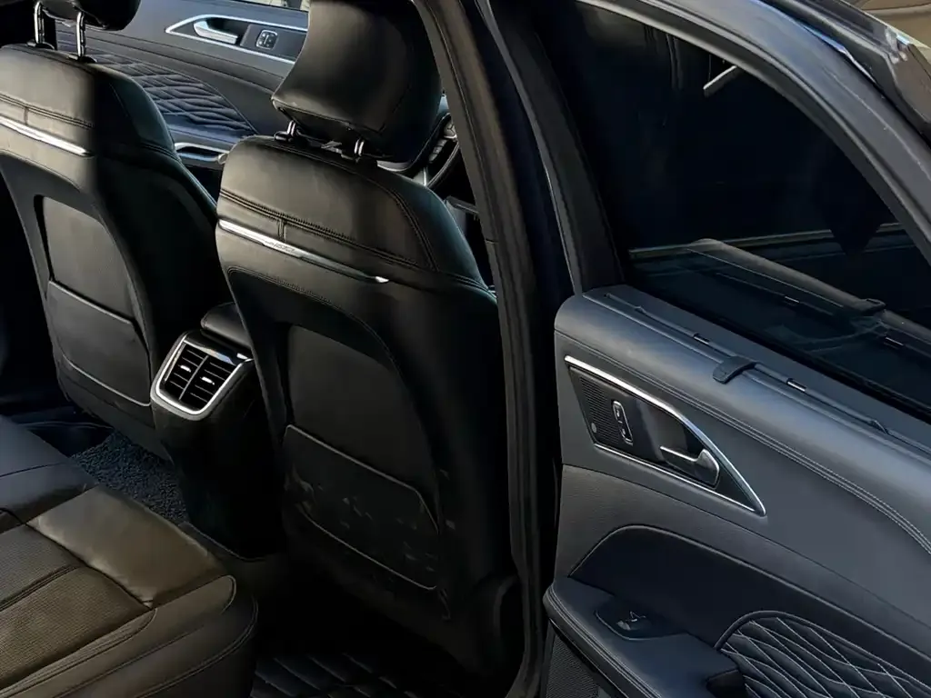 Ford Taurus 2021 из CN, фото 2