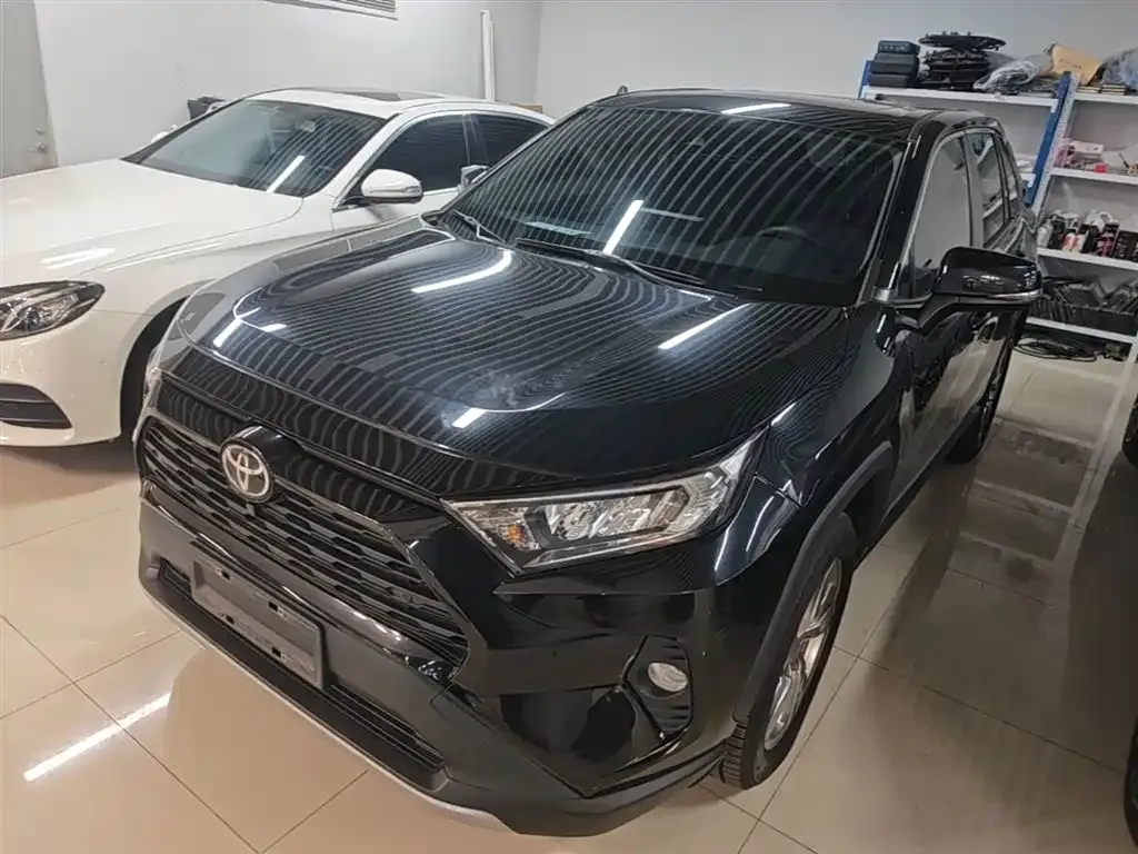 Toyota RAV4 — фото 5