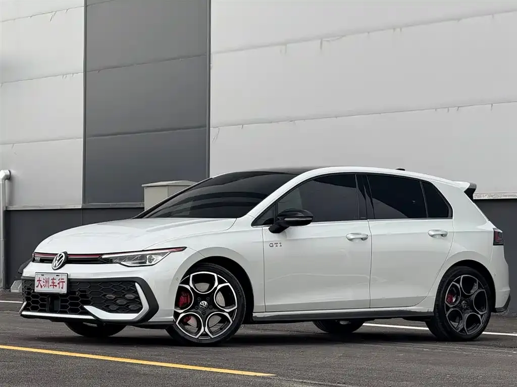 Volkswagen Golf GTI — фото 1