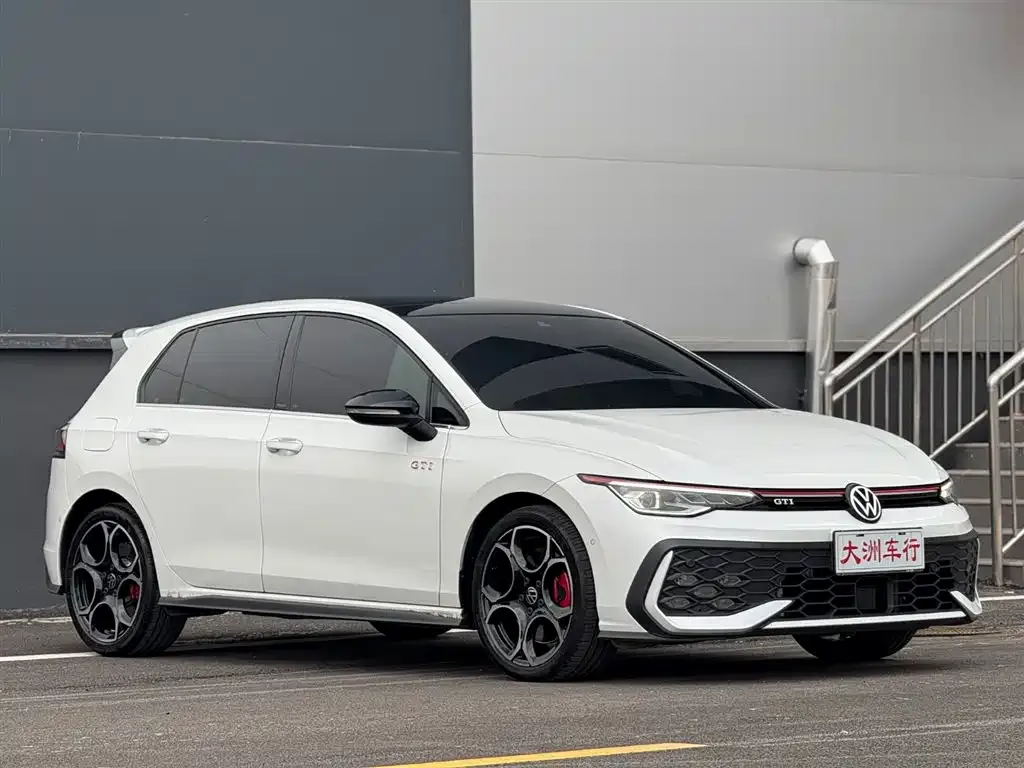Volkswagen Golf GTI — фото 6