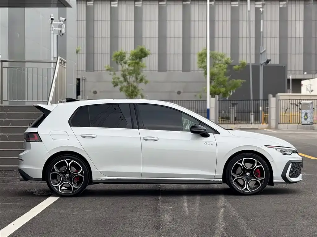 Volkswagen Golf GTI — фото 3