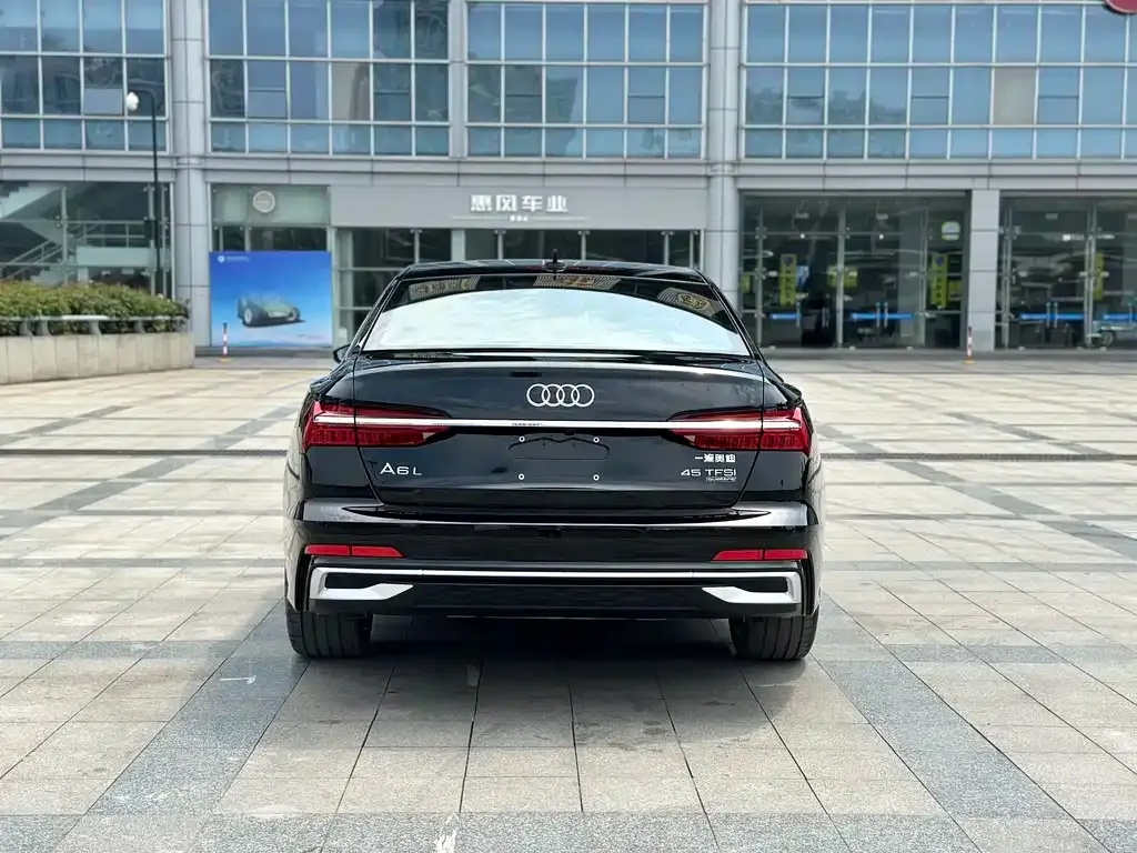 Audi A6L — фото 8