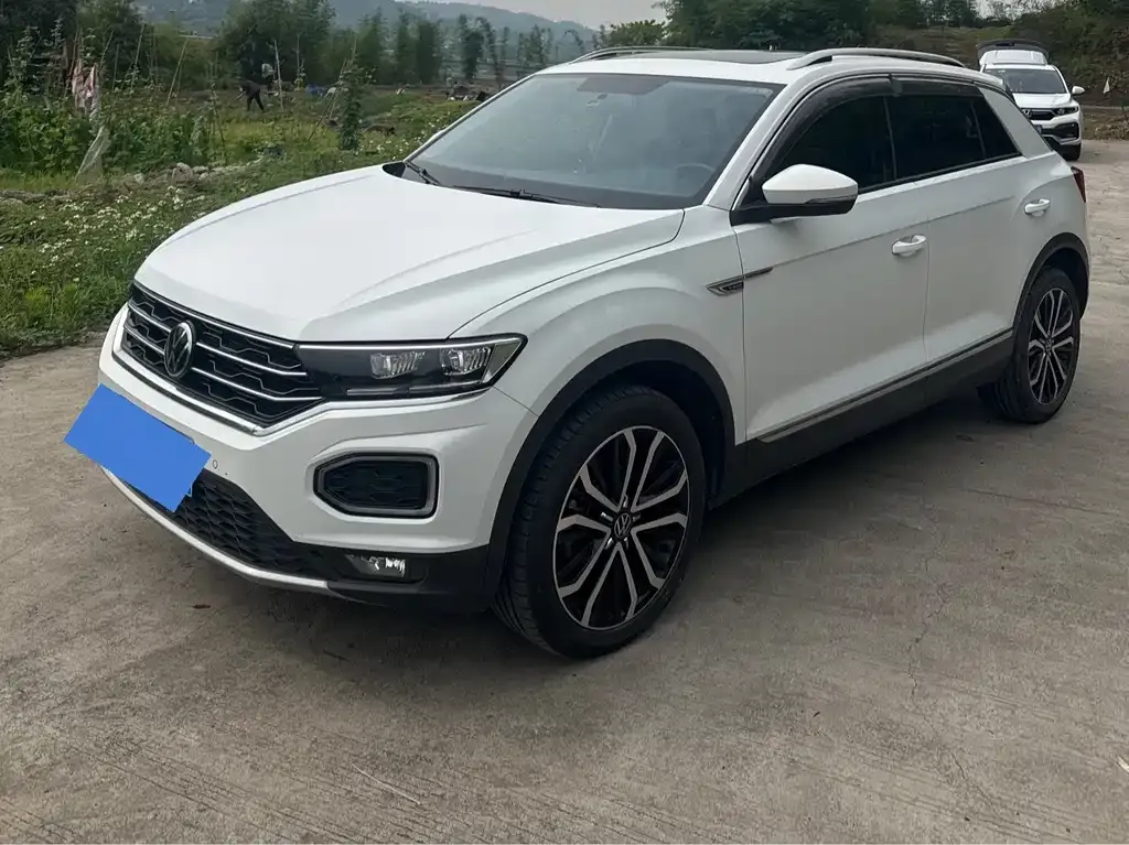 Volkswagen T-Roc — фото 1