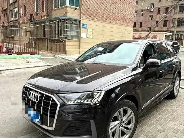 Audi Q7 2021 из CN, фото 4