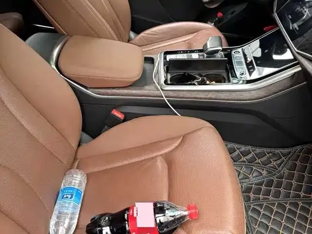 Audi Q7 2021 из CN, фото 2