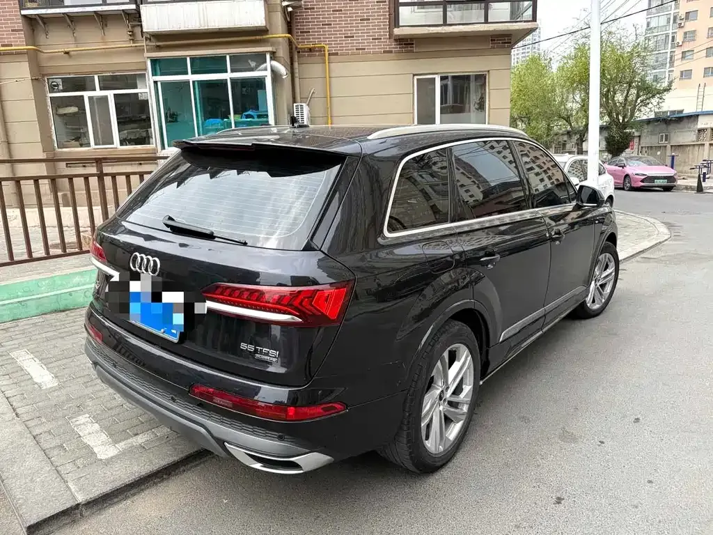 Audi Q7 2021 из CN, фото 5