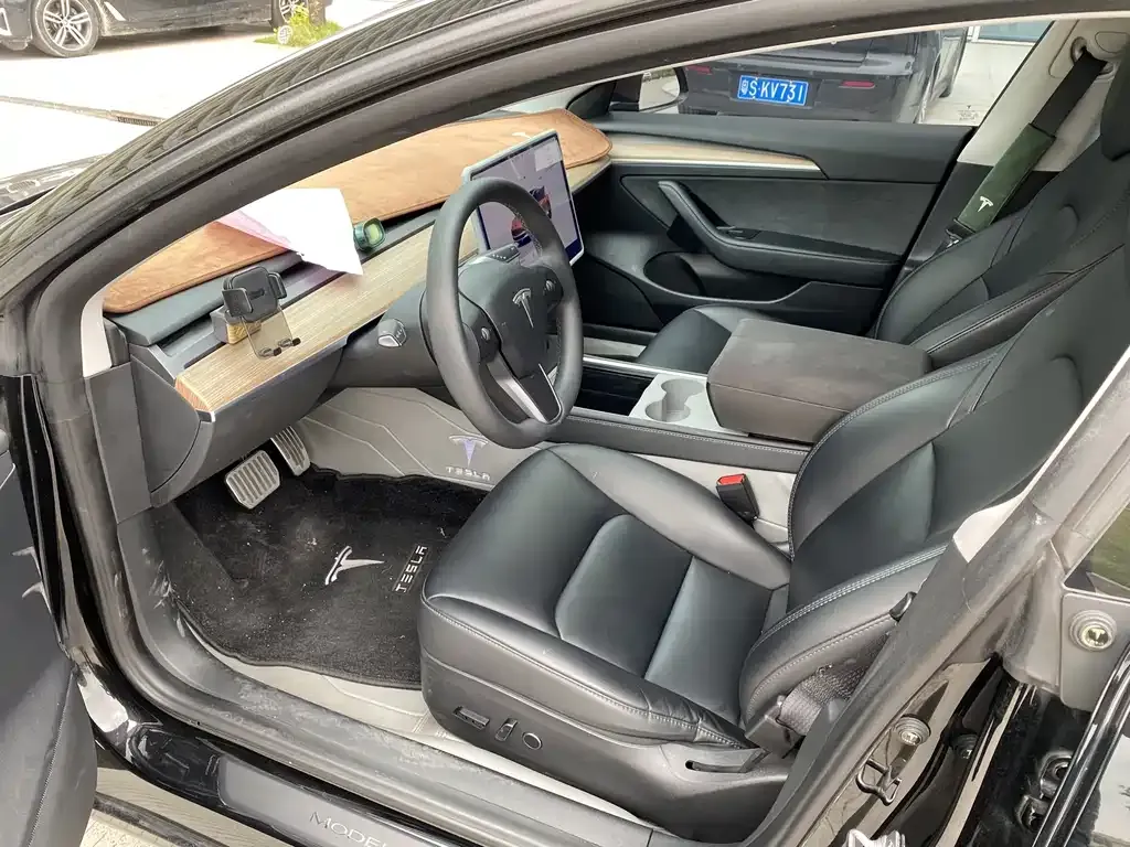 Tesla Model 3 — фото 3