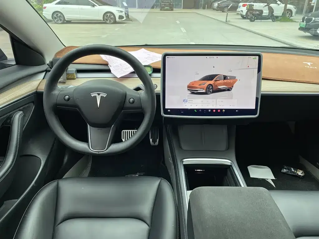 Tesla Model 3 — фото 2
