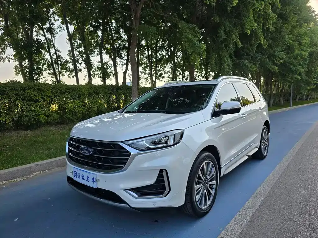 Ford Edge — фото 1