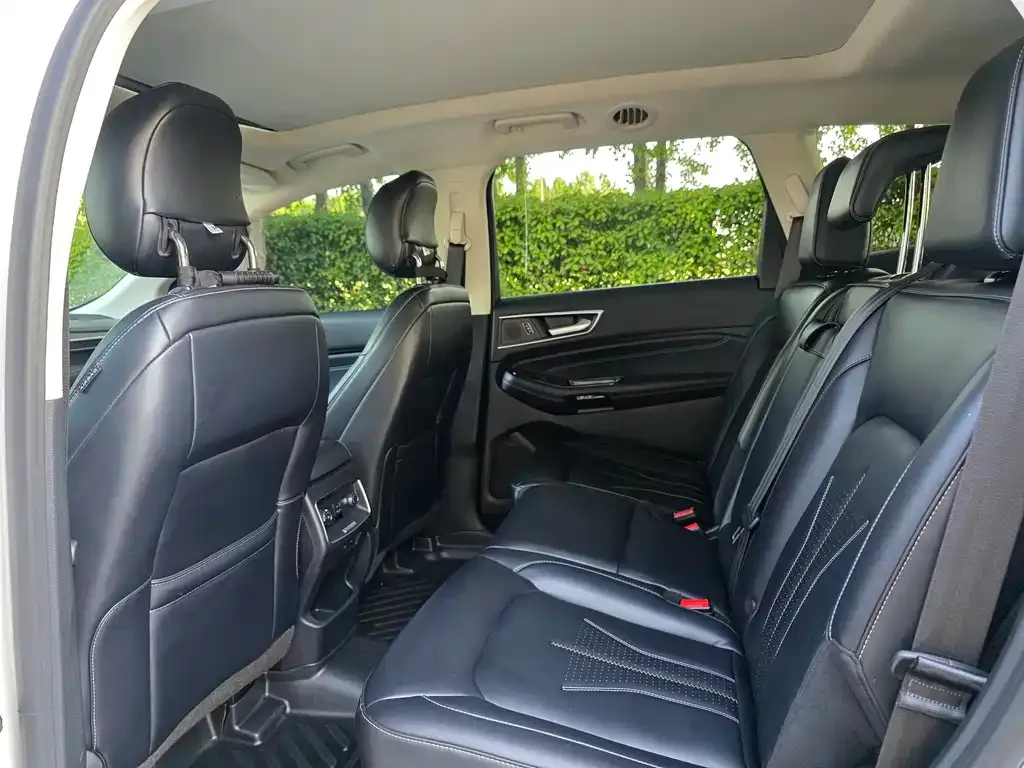 Ford Edge — фото 4
