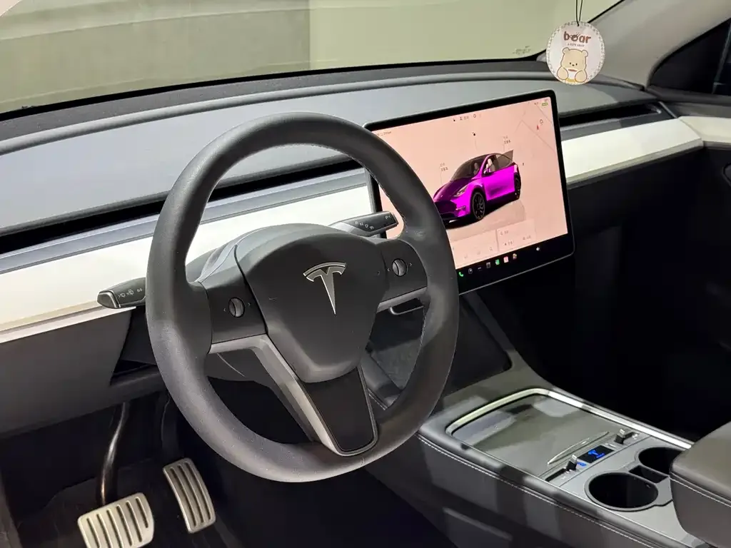 Tesla Model Y — фото 4