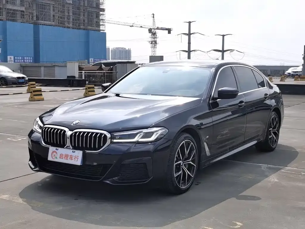 BMW 5 Series — фото 1