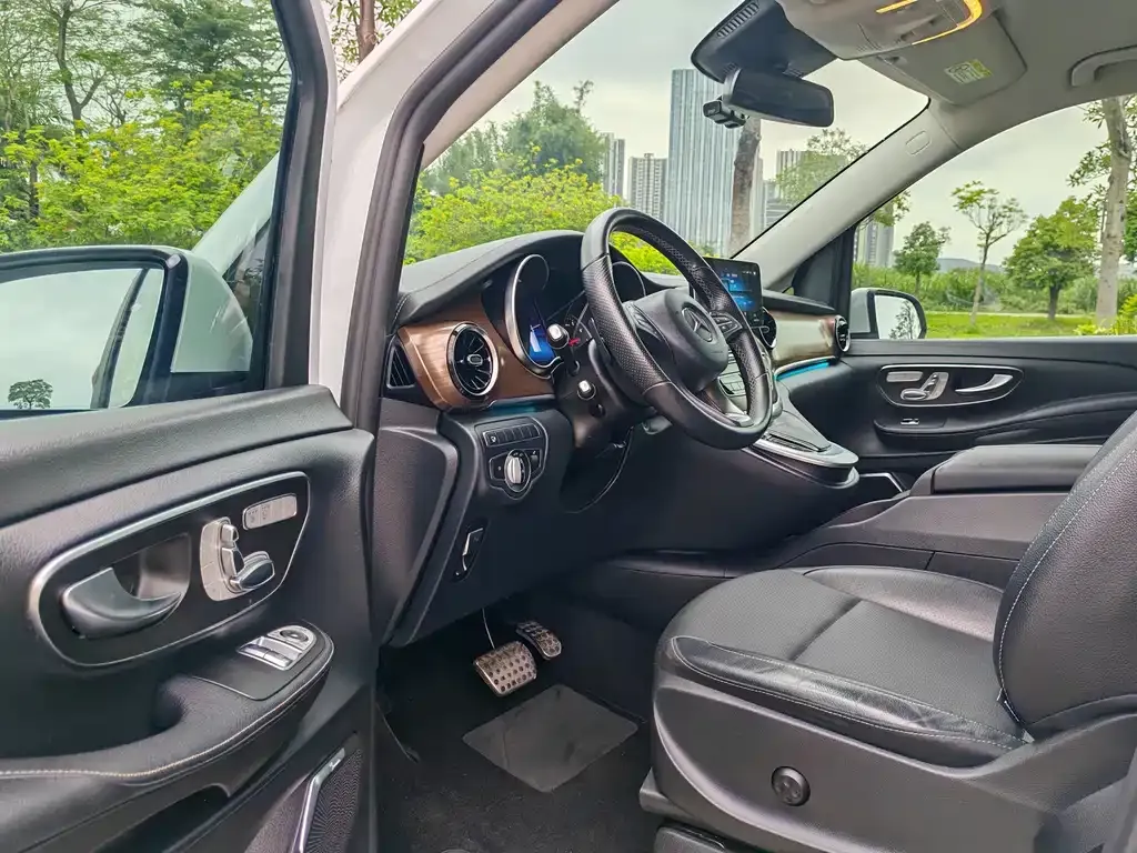 Mercedes-Benz V-Class 2022 из CN, фото 8