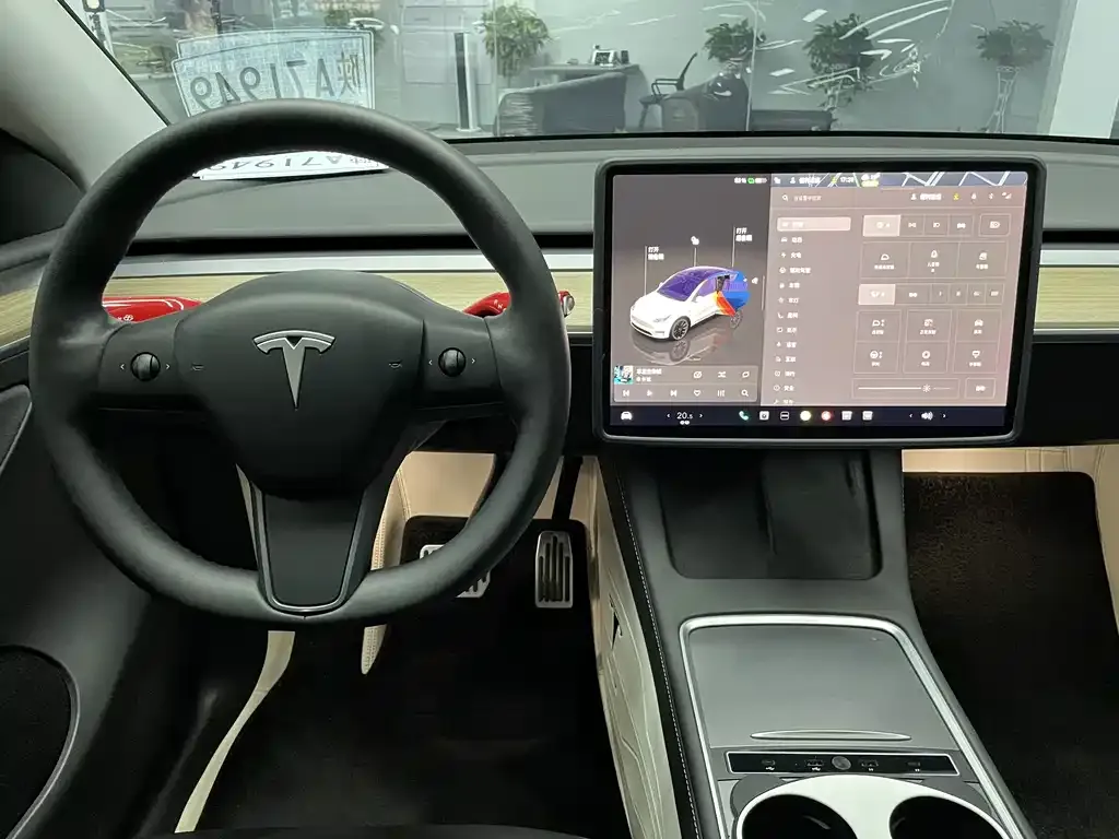 Tesla Model Y — фото 6