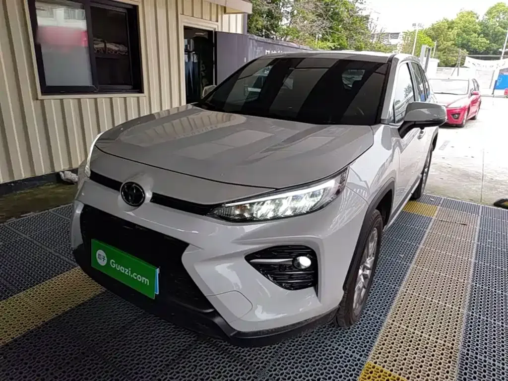 Toyota Wildlander — фото 1