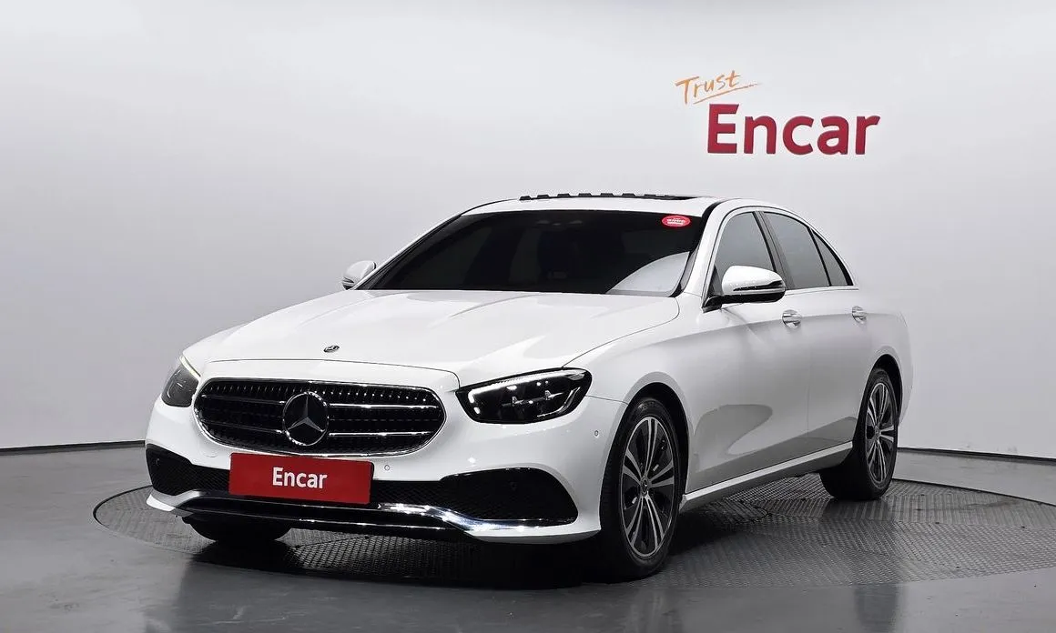 Mercedes-Benz E-Class — фото 1