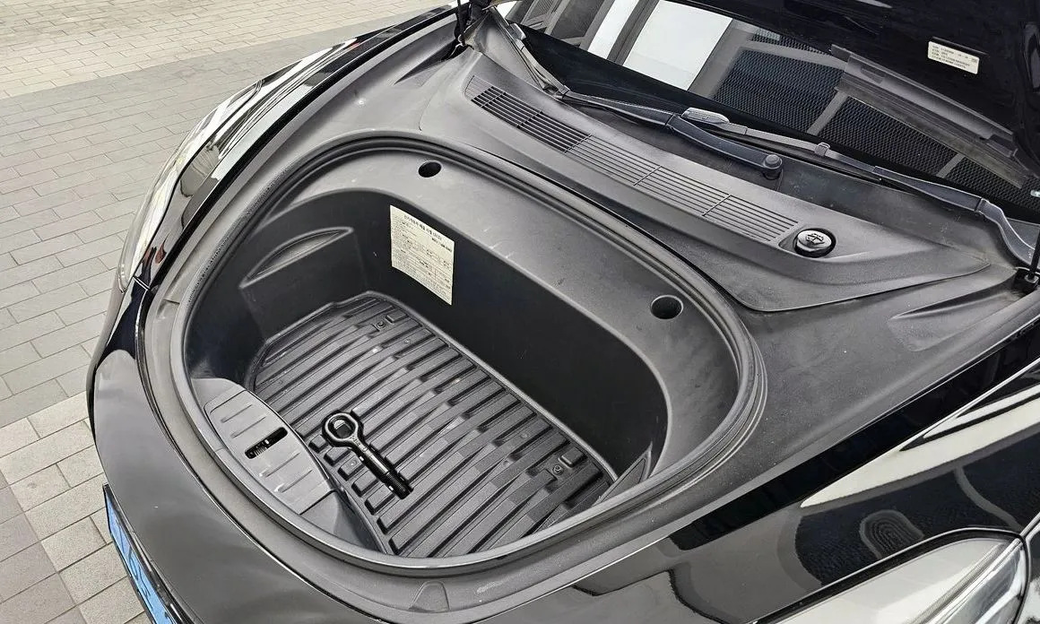 Tesla Model 3 — фото 8