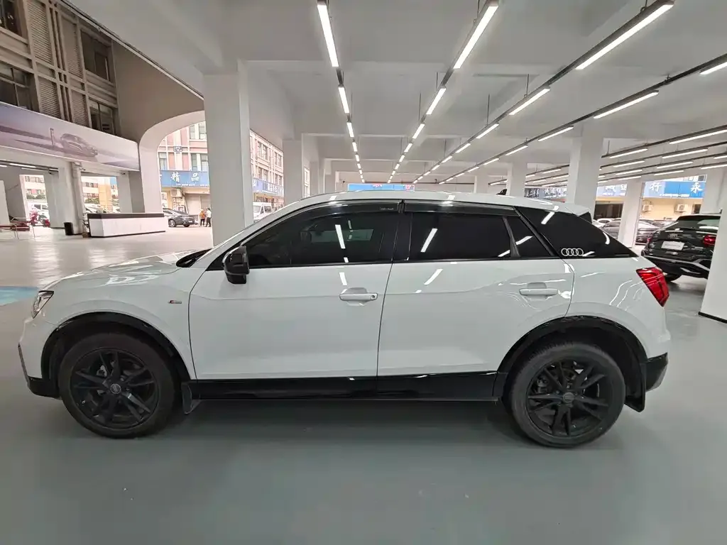 Audi Q2L 2021 из CN, фото 4