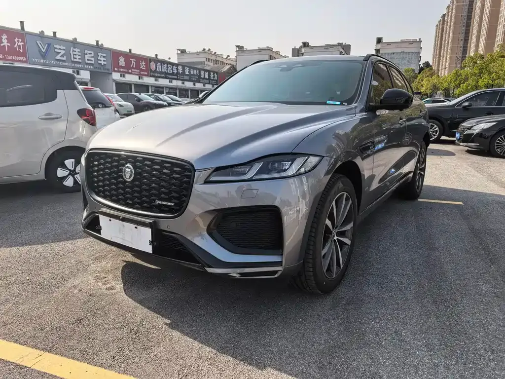Jaguar F-PACE — фото 1