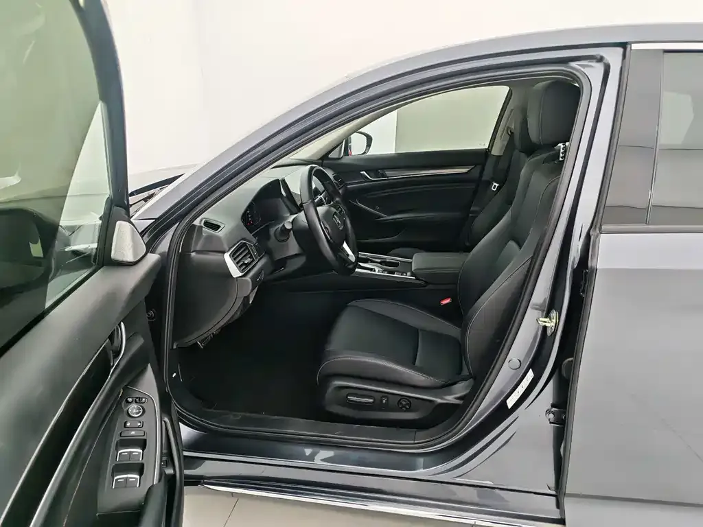 Honda Accord — фото 10
