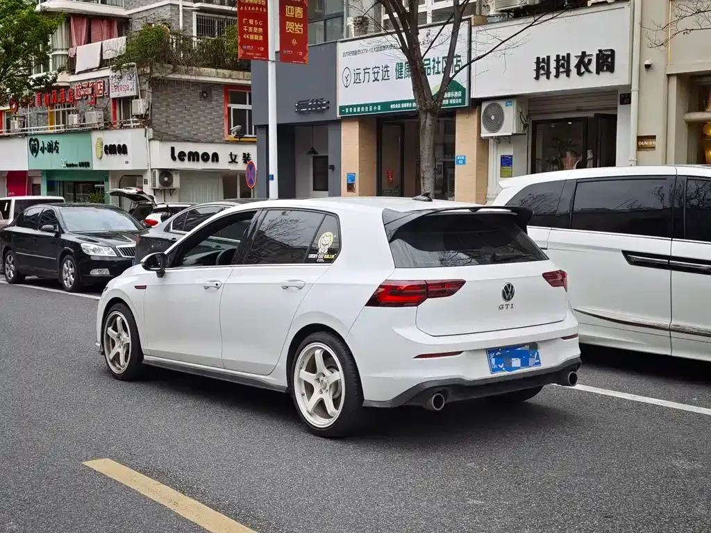 Volkswagen Golf GTI 2023 из CN, фото 2