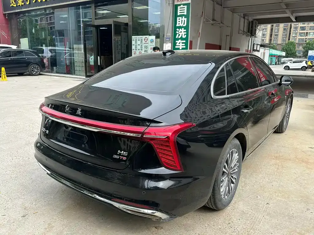 Hongqi H5 — фото 6
