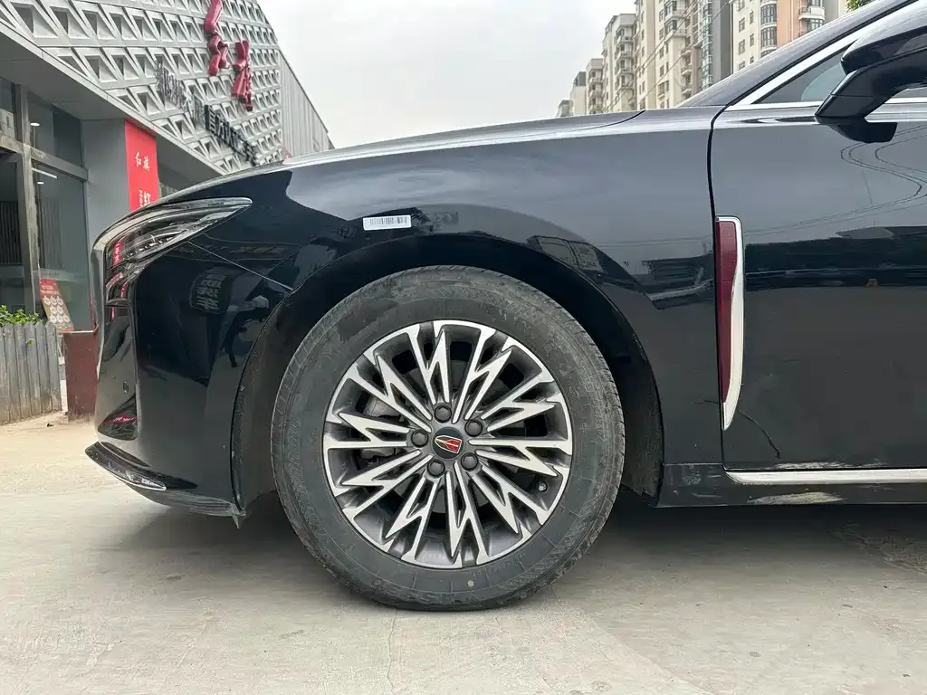 Hongqi H5 — фото 2