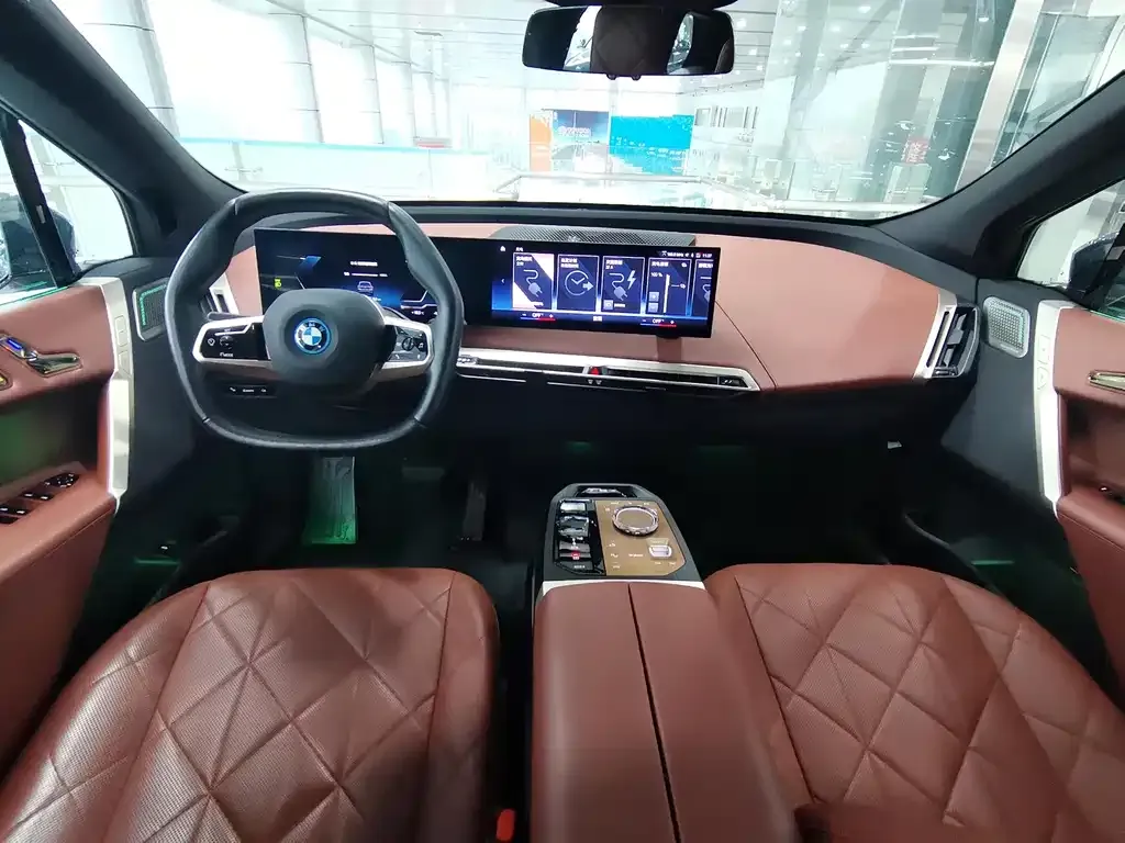 BMW iX M60 2024 из CN, фото 2