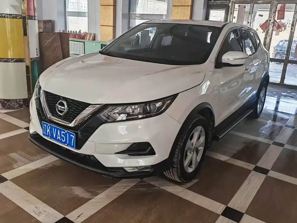 Nissan Qashqai — фото 1
