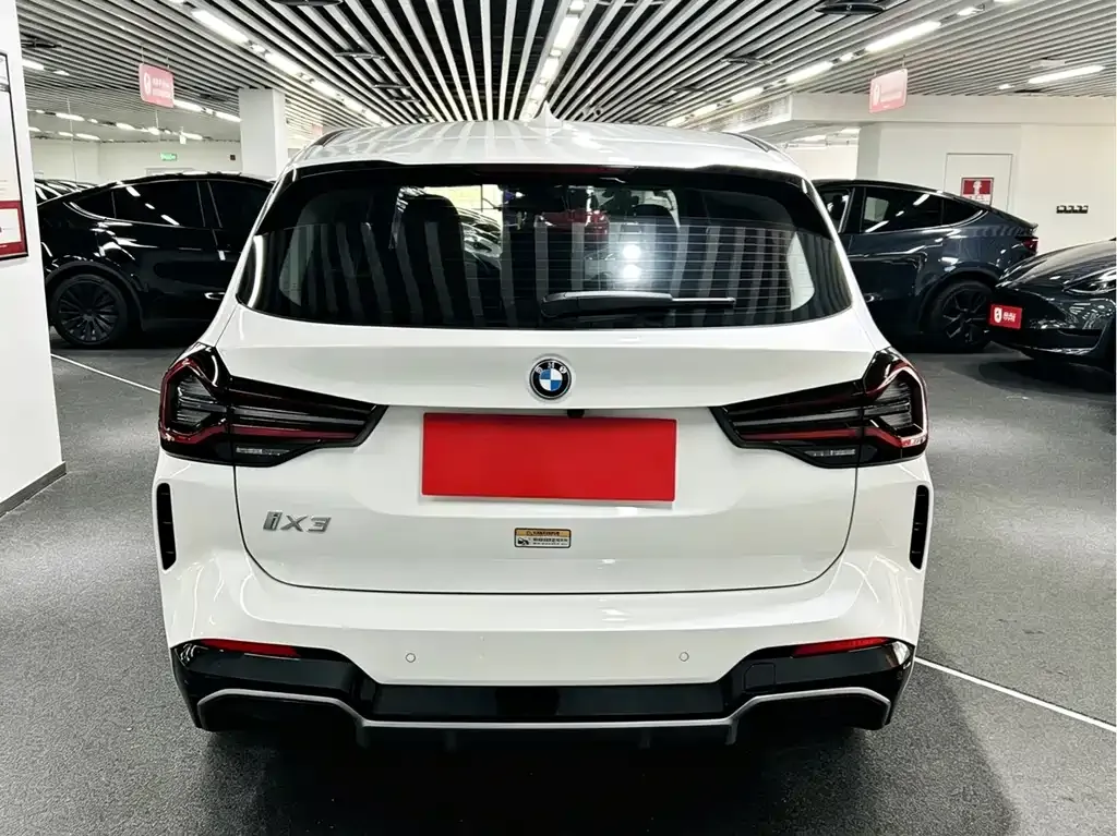 BMW iX3 — фото 7