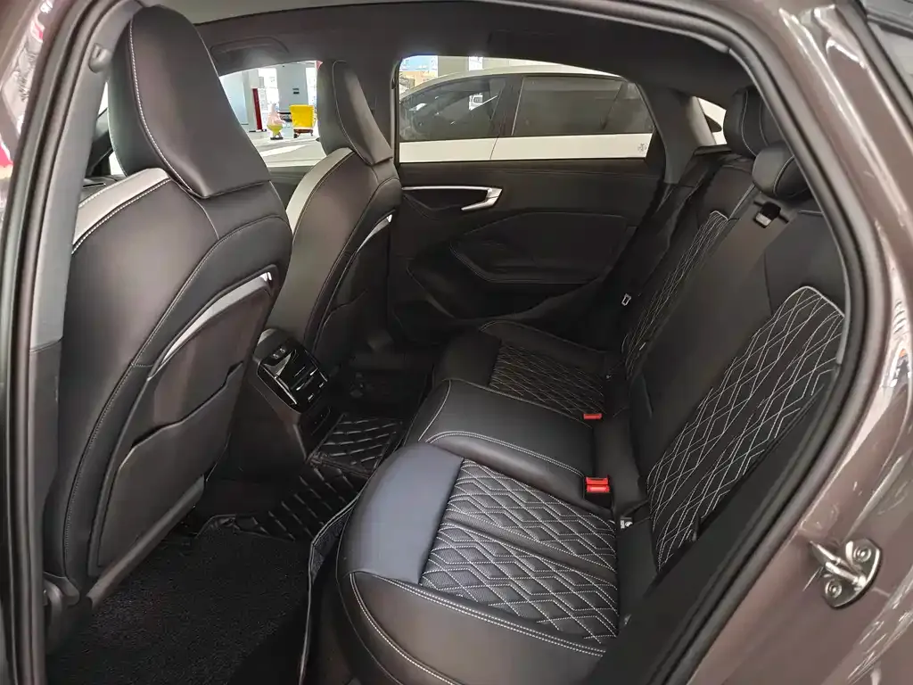 Audi A5L 2025 из CN, фото 9