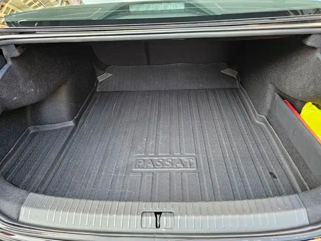 Volkswagen Passat — фото 10