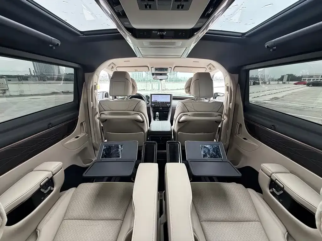 Toyota Vellfire — фото 3
