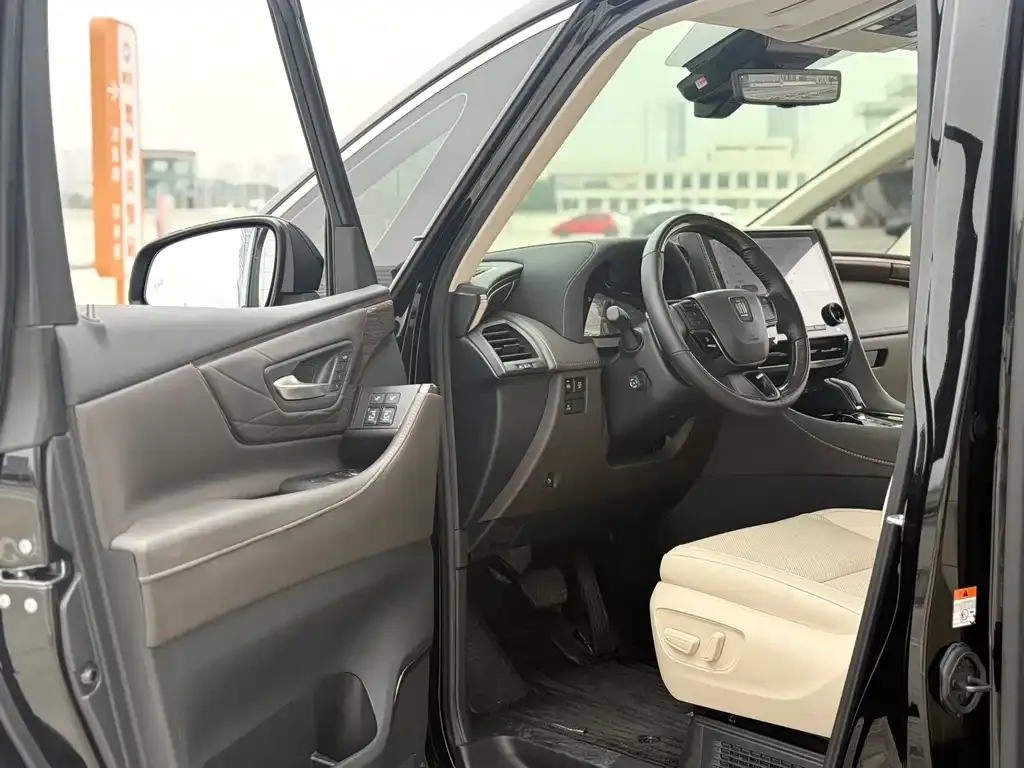 Toyota Vellfire — фото 8