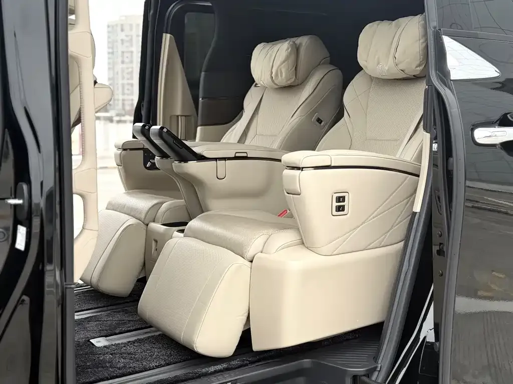 Toyota Vellfire — фото 9