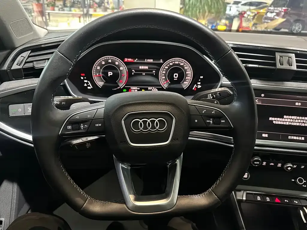 Audi Q3 — фото 5