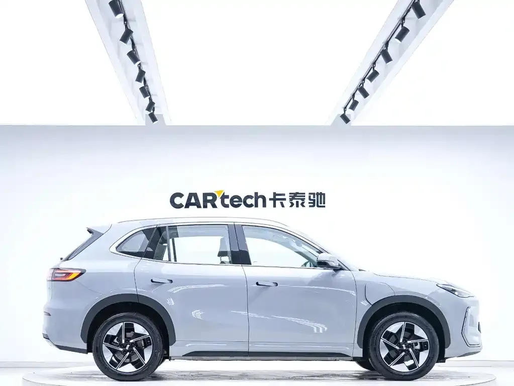 Geely Galaxy E5 — фото 10