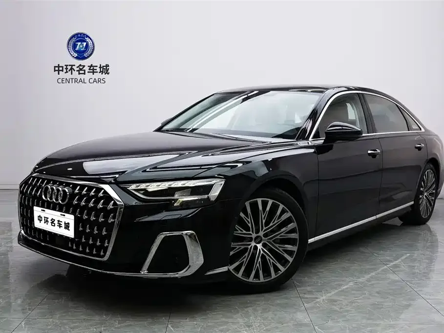 Audi A8 — фото 1