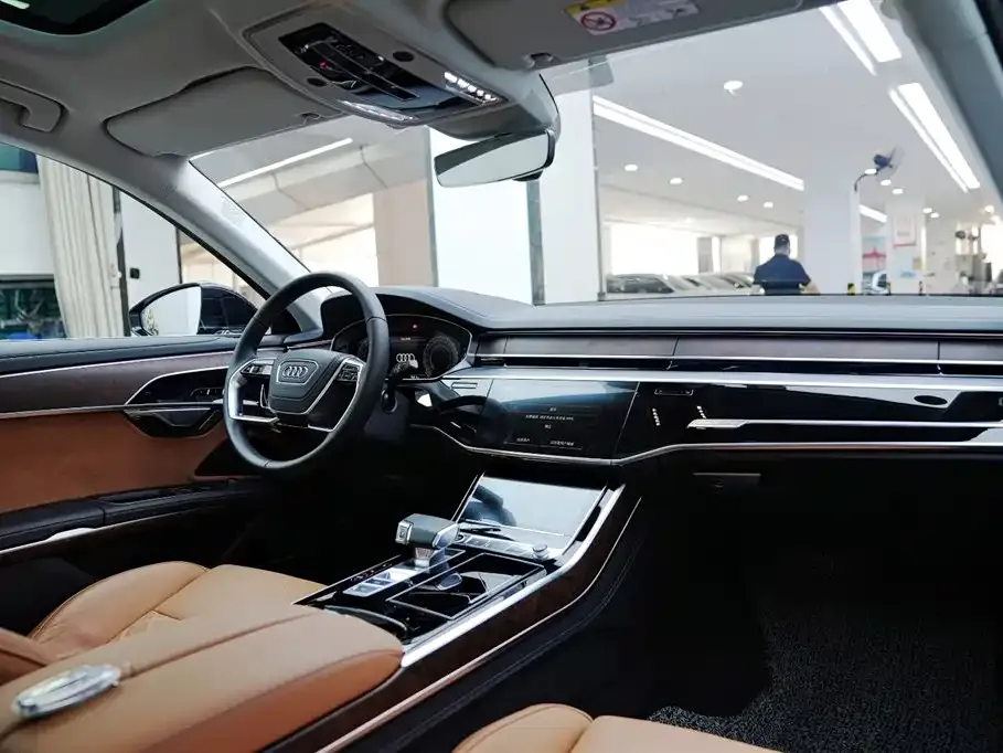 Audi A8 — фото 10