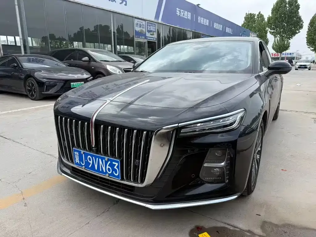 Hongqi H5 — фото 1