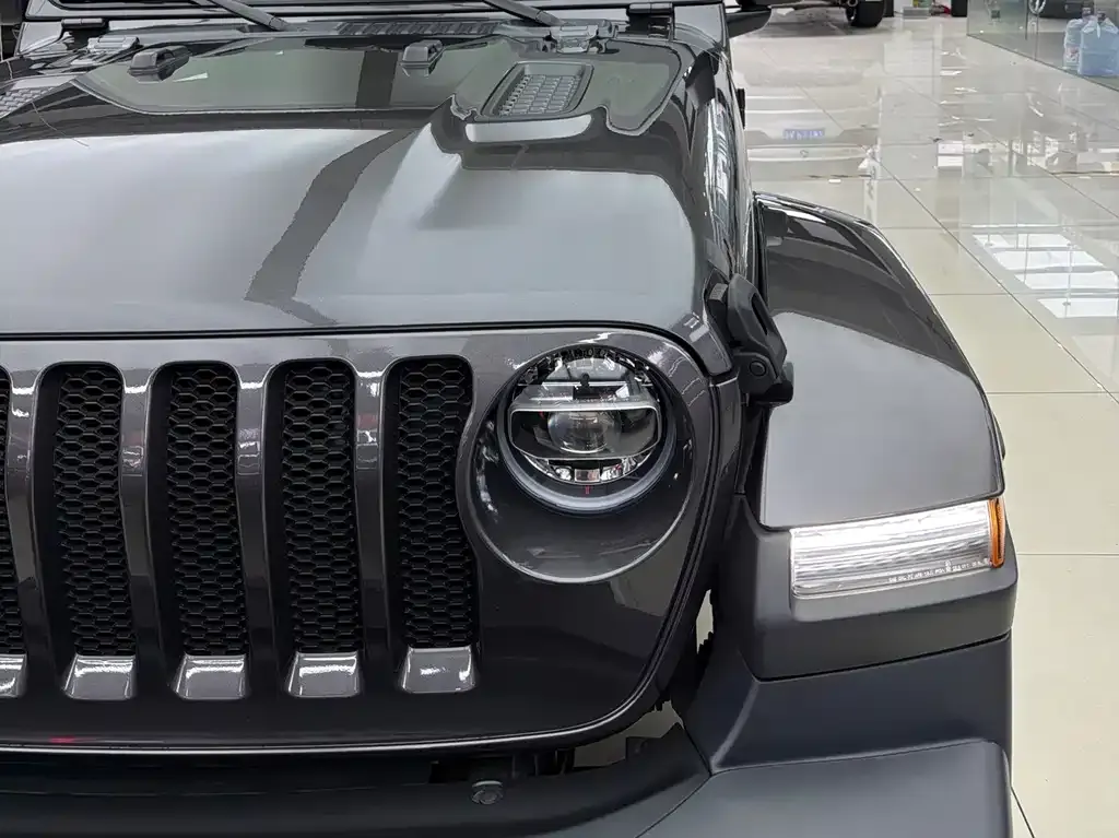 Jeep Wrangler — фото 5